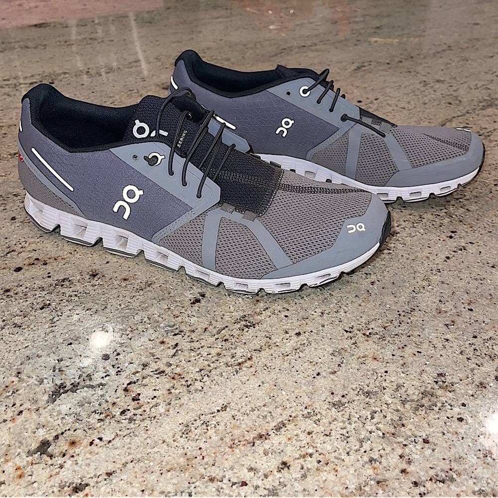 On cloud gray running shoes men’s size 10